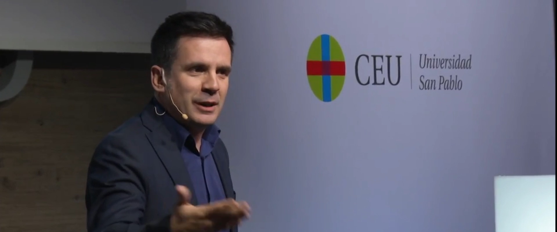 Conferencia de Persuasión para empresas: cómo influir sin manipular 3 formaciones y conferencias de javier luxor